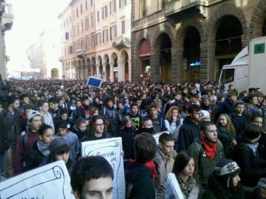 Protesters in downtown Bologna. Photo by Twitter user spyros gkelis.